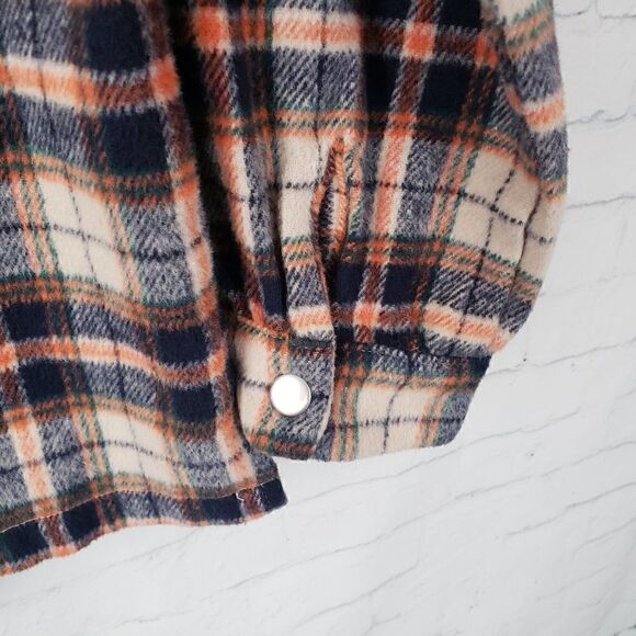Olive & Leaf Plaid Flannel Shirt Shacket Size Womens S Gray Orange Snap Front - Picture 4 of 7